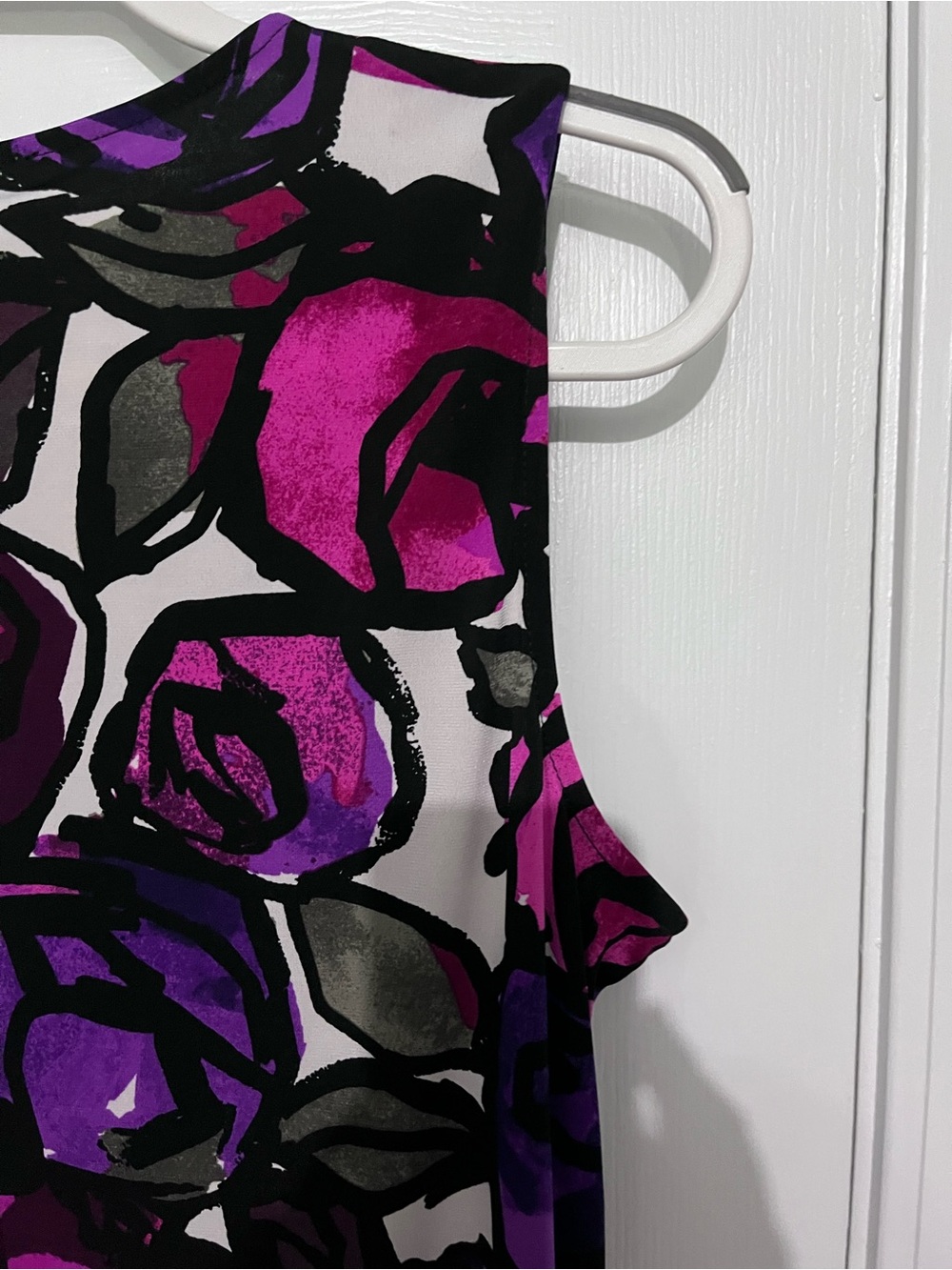 Kasper Floral Sleeveless Camisole in Purple and Fuchsia - Picture 8 of 8